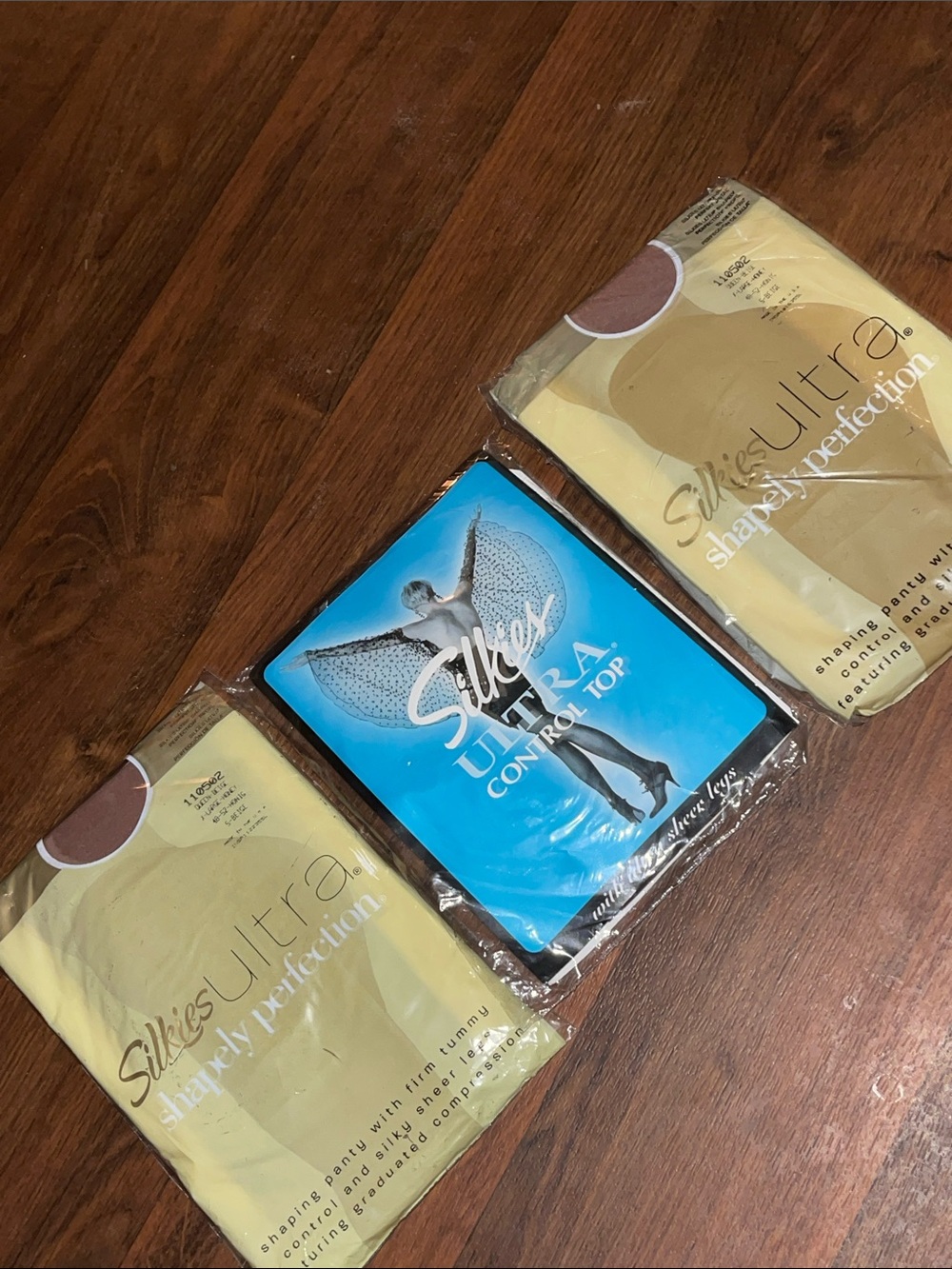 Vintage 2003 Silkies Control Top Shapely Perfect Pantyhose Set of 3 Queen XL